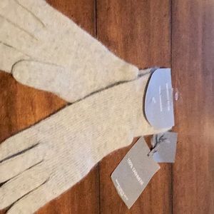 Cashmere  brand new gloves tags on